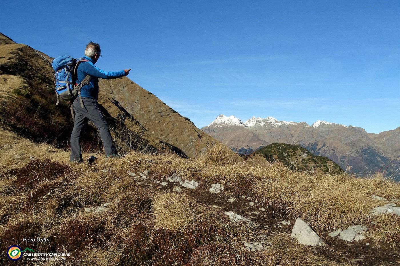 32 Vista verso il Pizzo dei Tre Signori.JPG